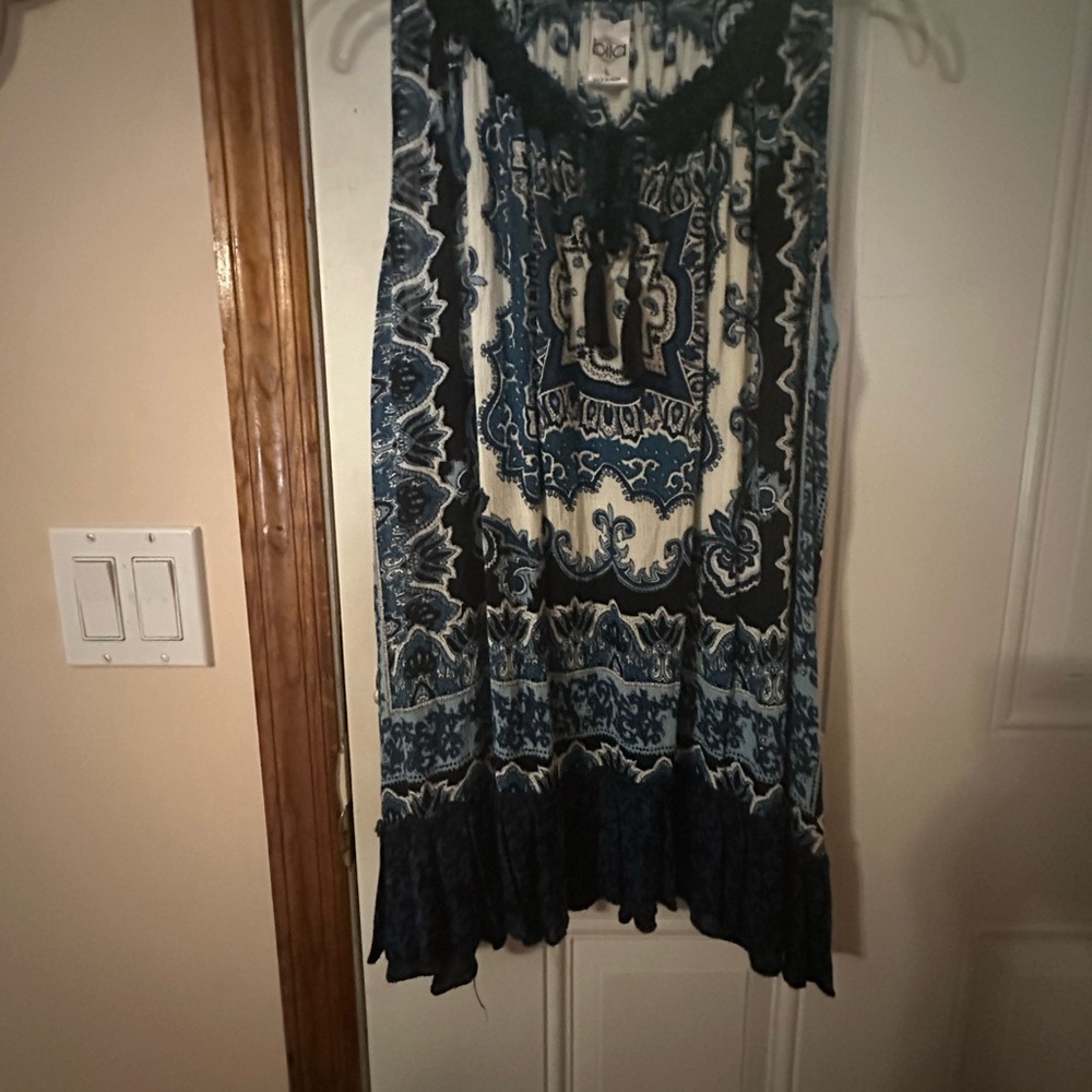 Bila Sleeveless Top Size L